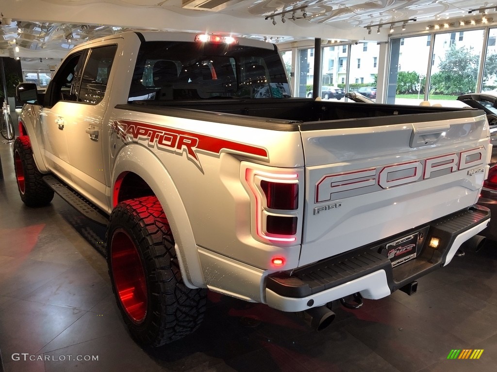 2017 F150 SVT Raptor SuperCrew 4x4 - Oxford White / Raptor Black/Orange Accent photo #19