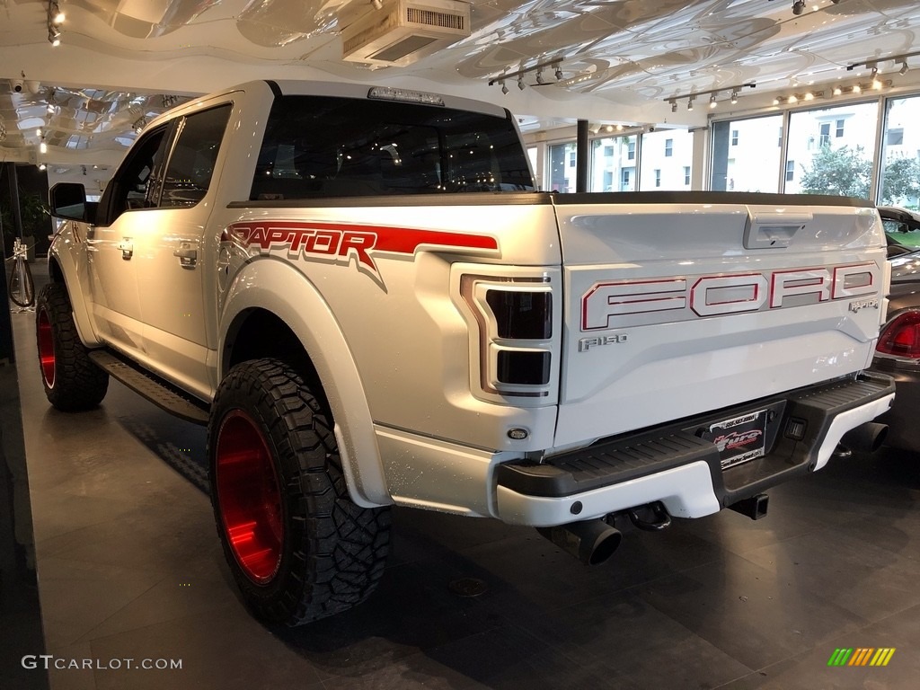 2017 F150 SVT Raptor SuperCrew 4x4 - Oxford White / Raptor Black/Orange Accent photo #31