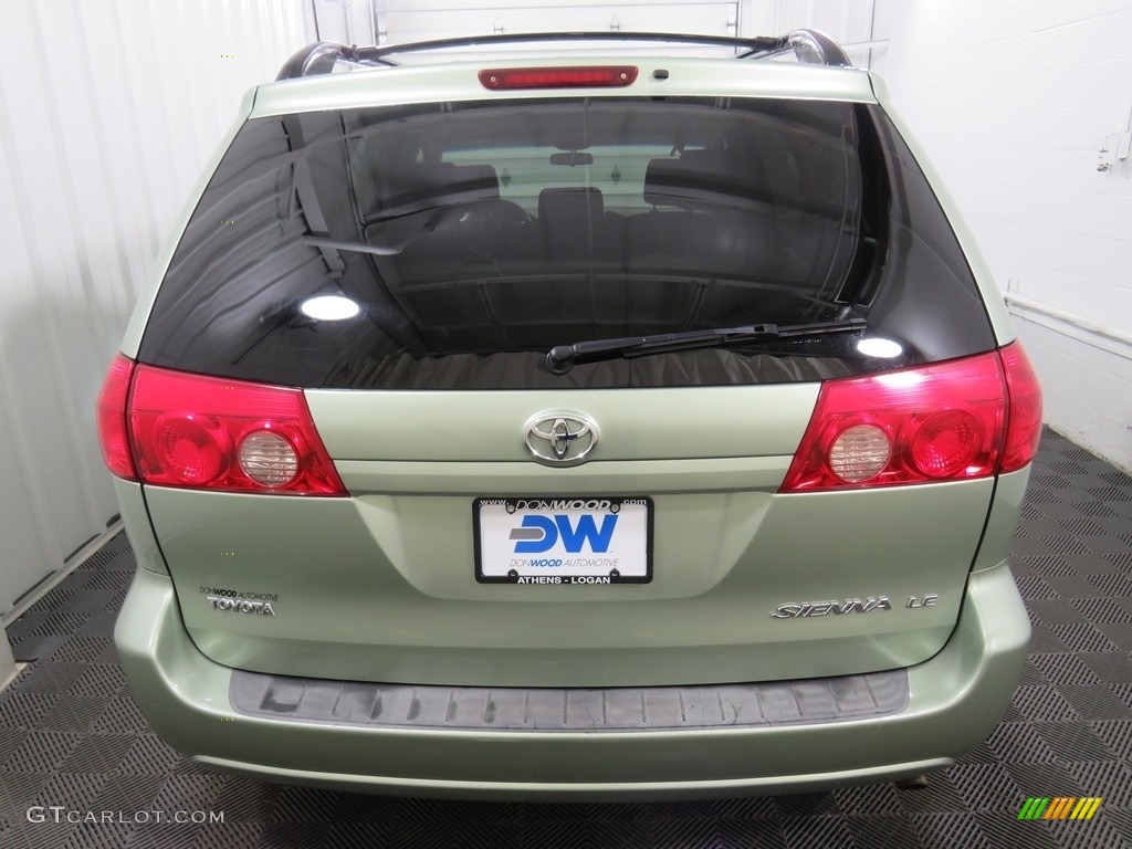 2007 Sienna LE - Silver Pine Mica / Stone photo #12
