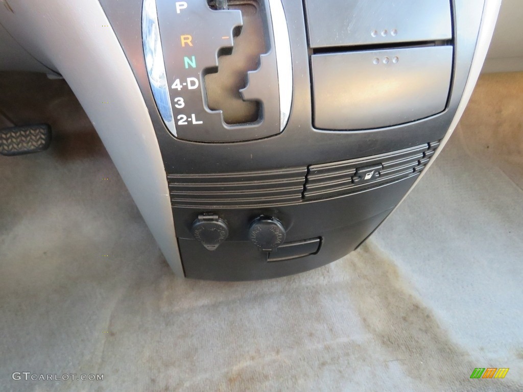 2007 Sienna LE - Silver Pine Mica / Stone photo #27