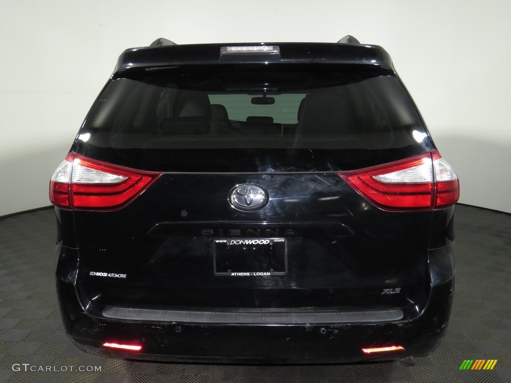 2015 Sienna XLE - Attitude Black / Ash photo #7