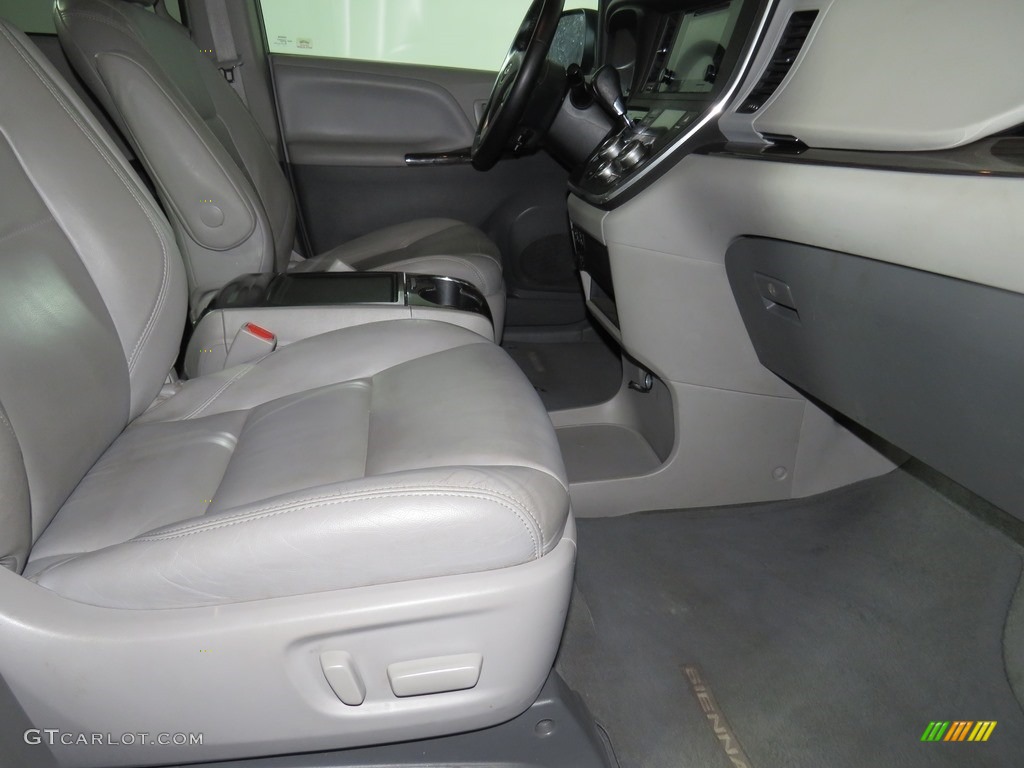 2015 Sienna XLE - Attitude Black / Ash photo #20