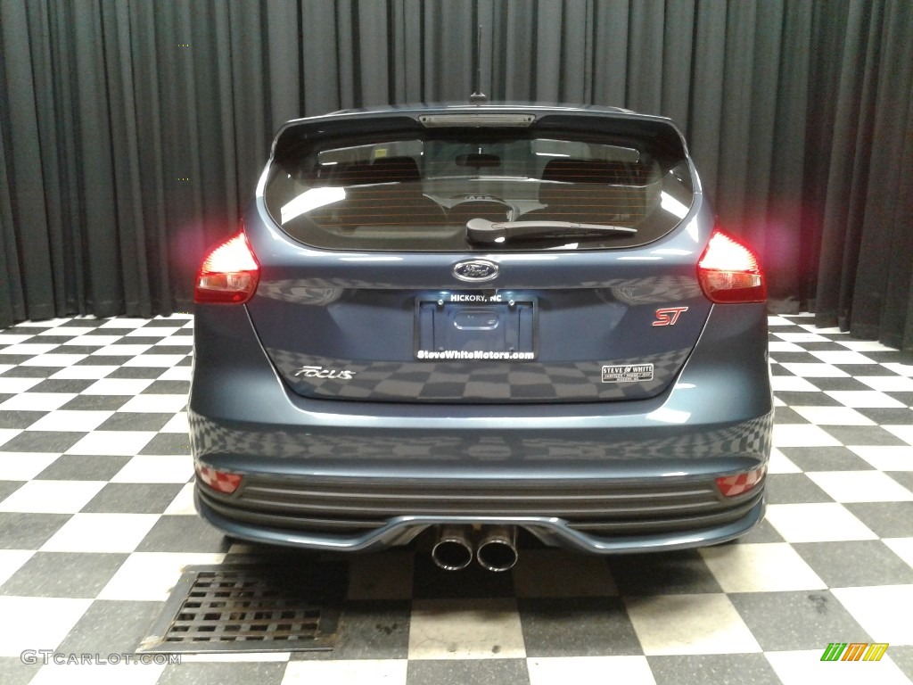 2018 Focus ST Hatch - Blue Metallic / Charcoal Black photo #7