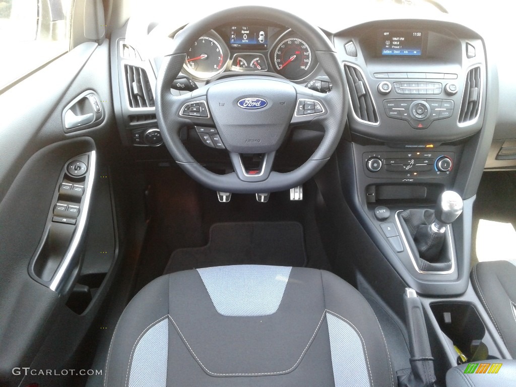 2018 Focus ST Hatch - Blue Metallic / Charcoal Black photo #25