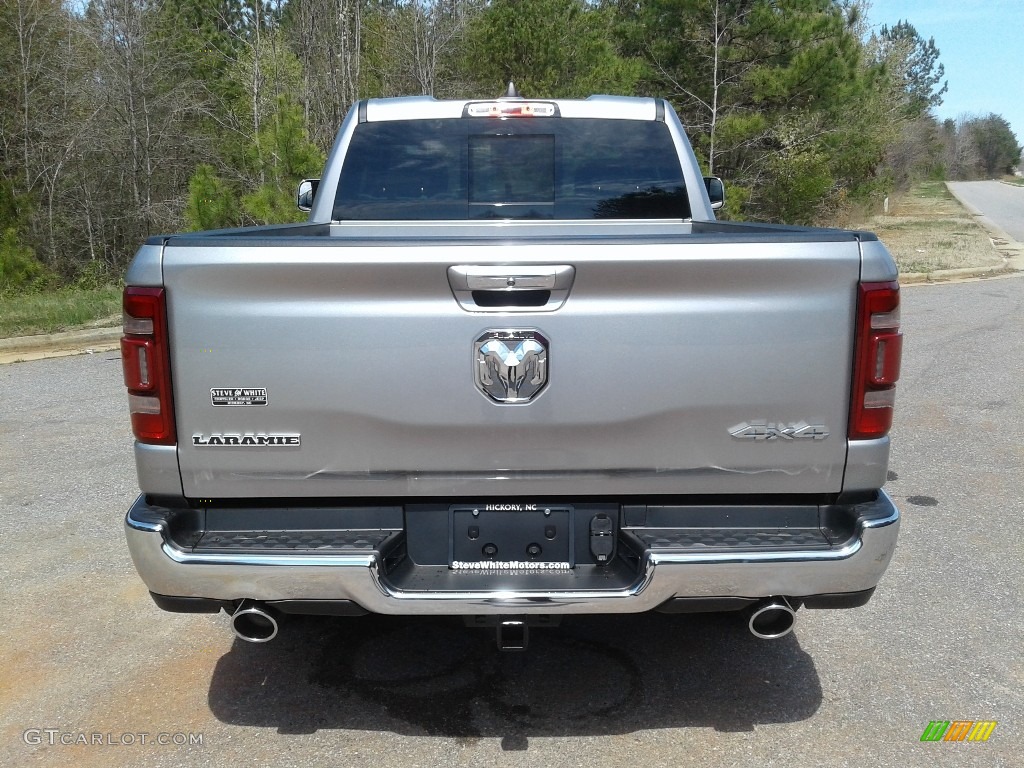 2019 1500 Laramie Quad Cab 4x4 - Billett Silver Metallic / Mountain Brown/Light Frost Beige photo #7