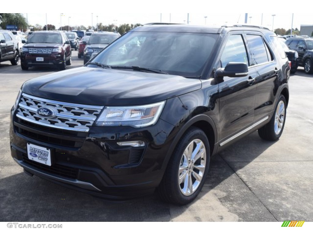 2019 Explorer XLT - Agate Black / Medium Black photo #3