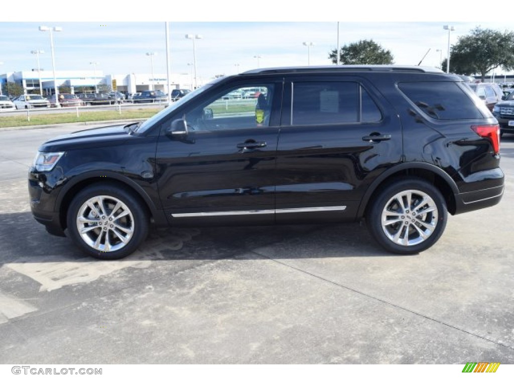 2019 Explorer XLT - Agate Black / Medium Black photo #5