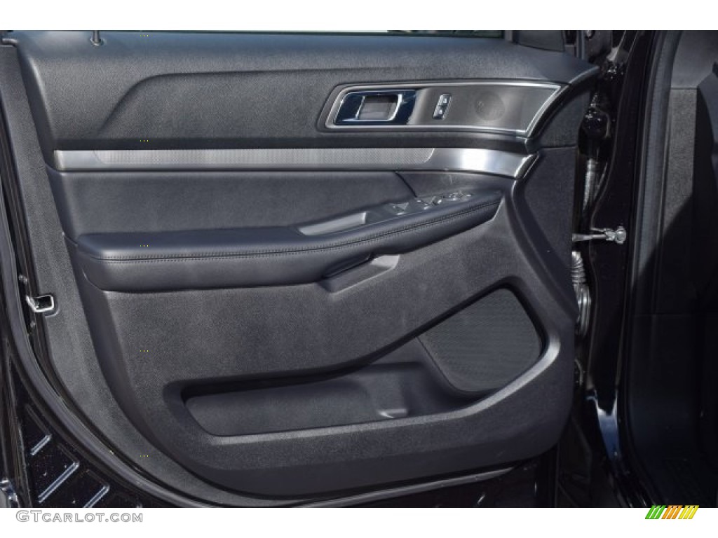 2019 Explorer XLT - Agate Black / Medium Black photo #13