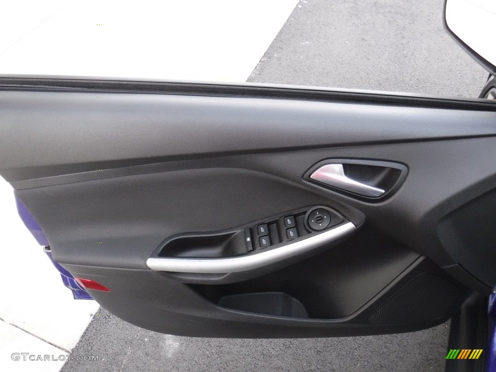 2013 Focus SE Sedan - Blue Candy / Charcoal Black photo #12