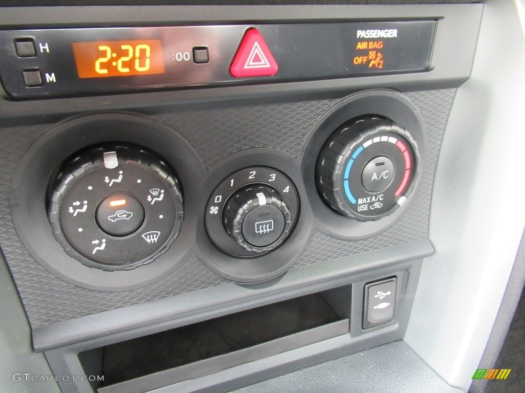 2019 Toyota 86 GT Controls Photos