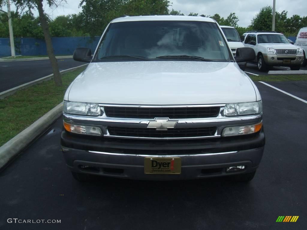 2003 Suburban 1500 LS - Summit White / Gray/Dark Charcoal photo #3