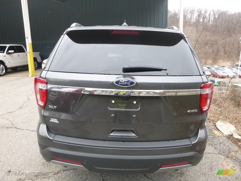 2019 Explorer XLT 4WD - Magnetic / Medium Black photo #4