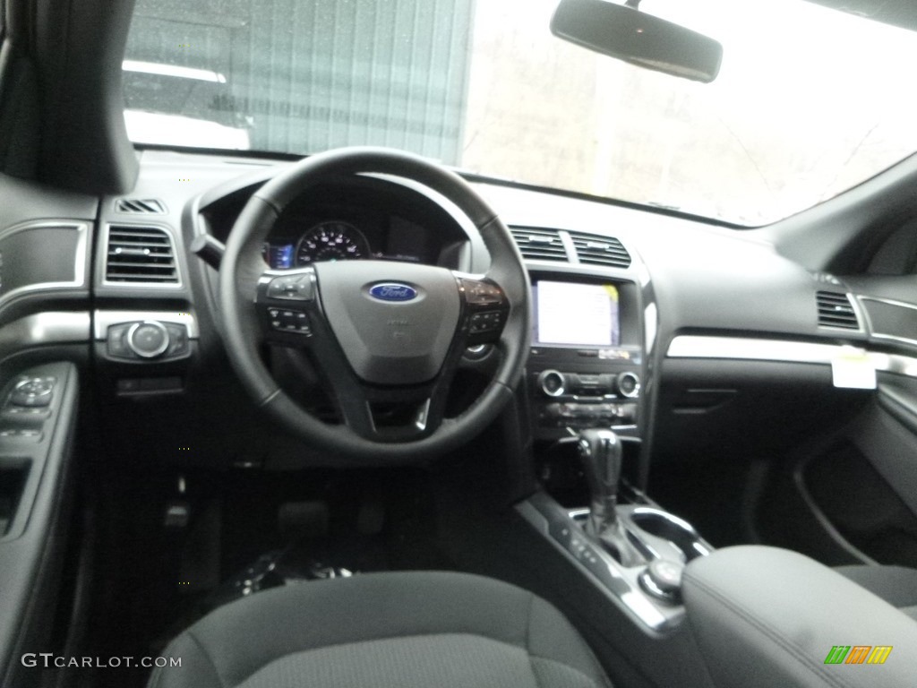 2019 Explorer XLT 4WD - Magnetic / Medium Black photo #9