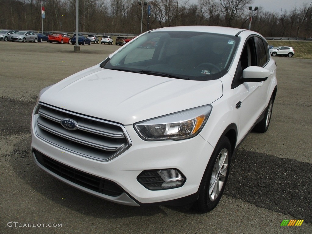 2017 Escape SE 4WD - Oxford White / Medium Light Stone photo #7