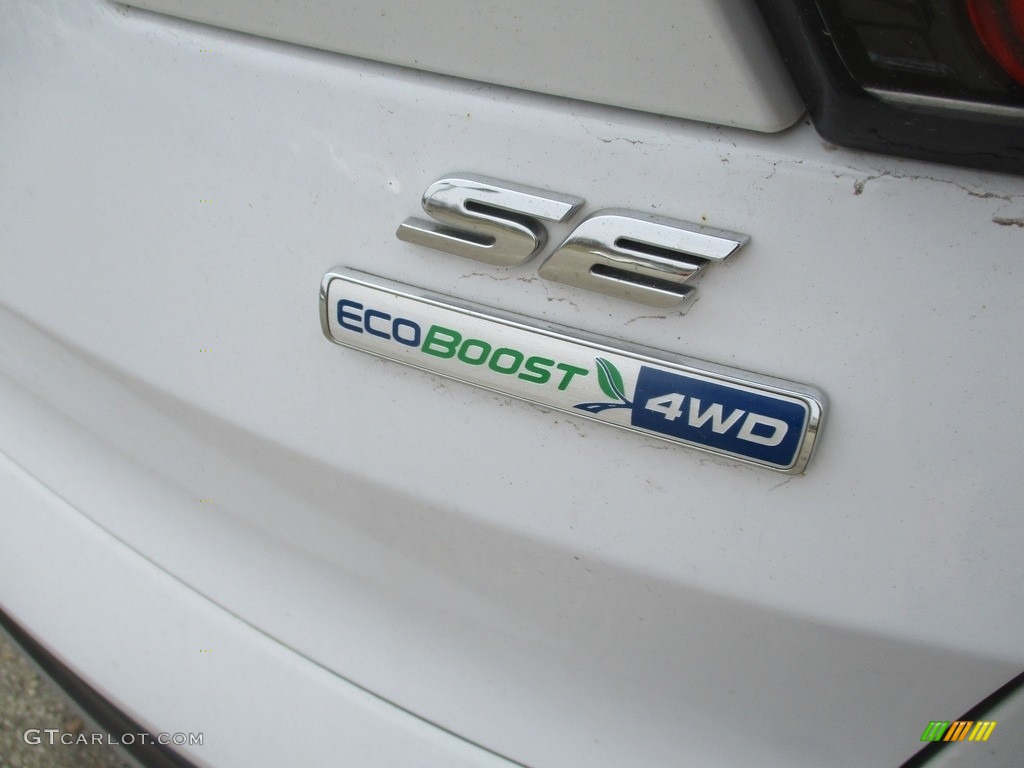 2017 Escape SE 4WD - Oxford White / Medium Light Stone photo #10