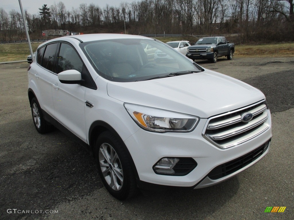 2017 Escape SE 4WD - Oxford White / Medium Light Stone photo #15
