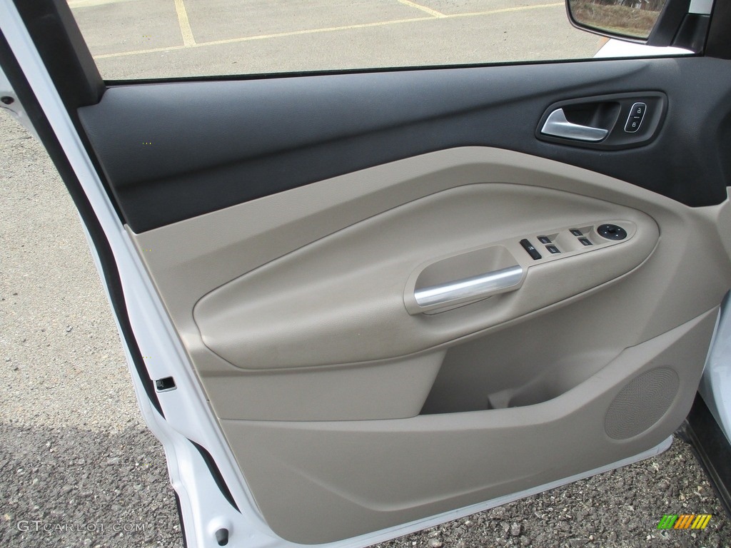 2017 Escape SE 4WD - Oxford White / Medium Light Stone photo #18