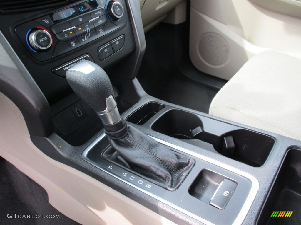 2017 Escape SE 4WD - Oxford White / Medium Light Stone photo #24