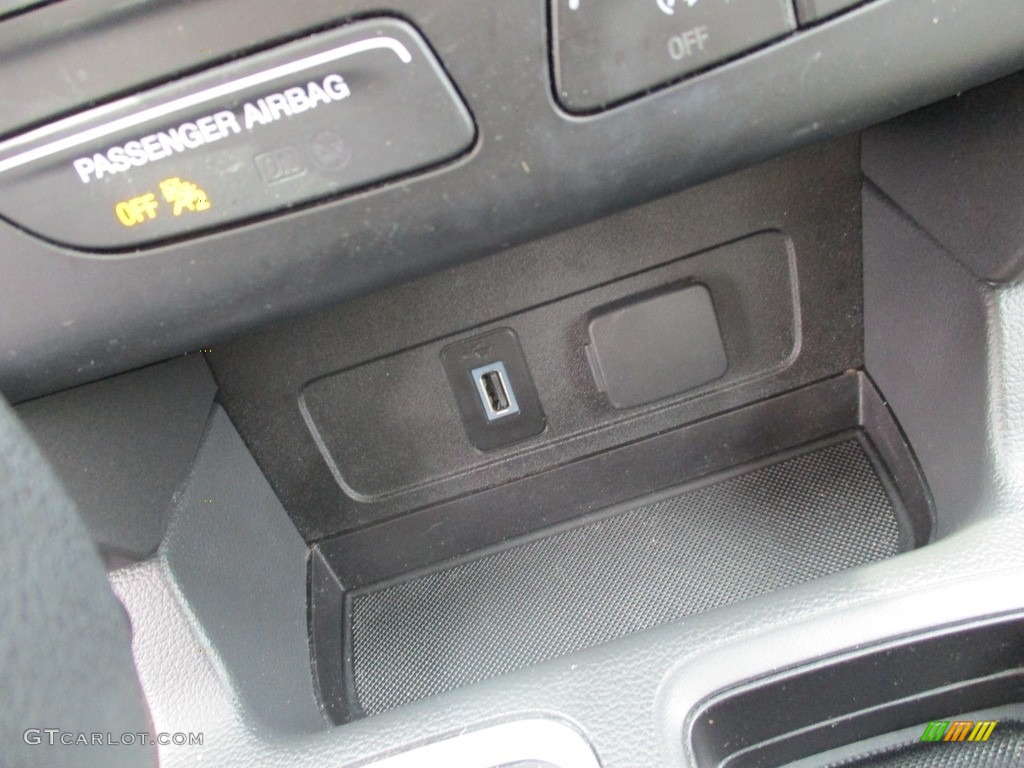 2017 Escape SE 4WD - Oxford White / Medium Light Stone photo #27