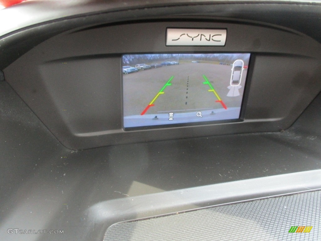 2017 Escape SE 4WD - Oxford White / Medium Light Stone photo #28