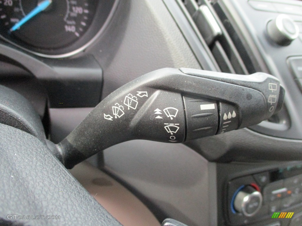 2017 Escape SE 4WD - Oxford White / Medium Light Stone photo #35