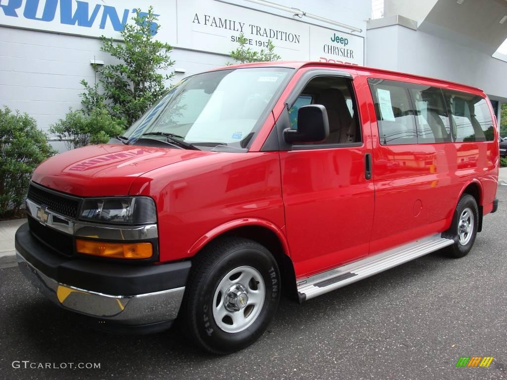 2006 Express LS 1500 Passenger van - Victory Red / Medium Dark Pewter photo #3