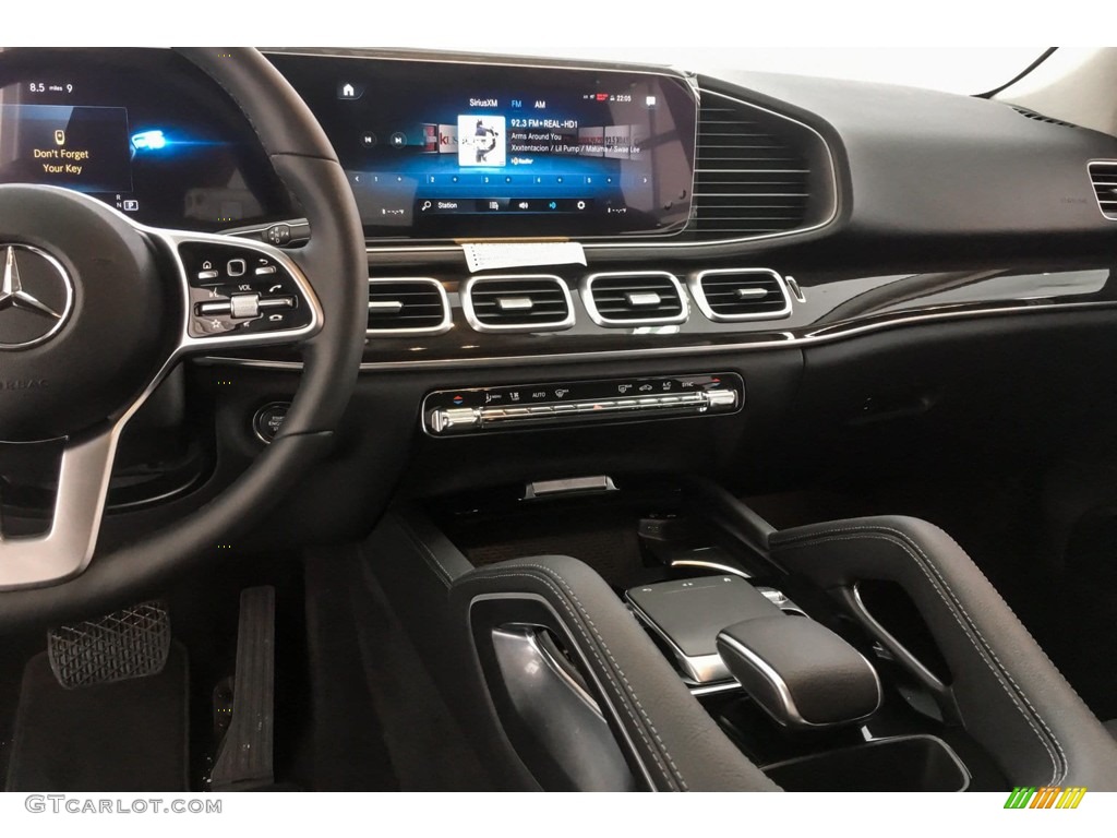 2020 Mercedes-Benz GLE 450 4Matic Black Dashboard Photo #132487086