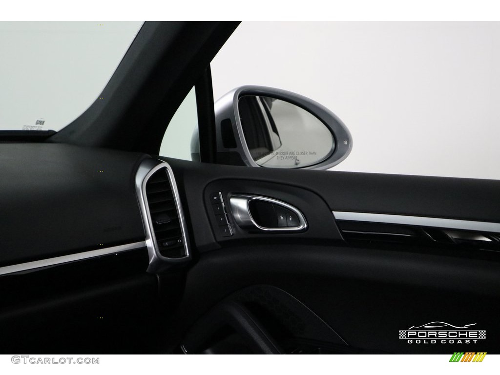 2016 Cayenne  - Rhodium Silver Metallic / Black photo #17