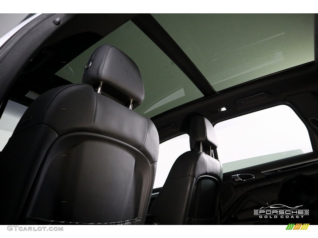 2016 Cayenne  - Rhodium Silver Metallic / Black photo #25