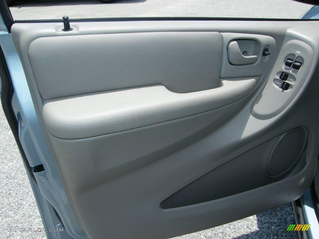 2003 Town & Country LX - Butane Blue Pearl / Gray photo #17