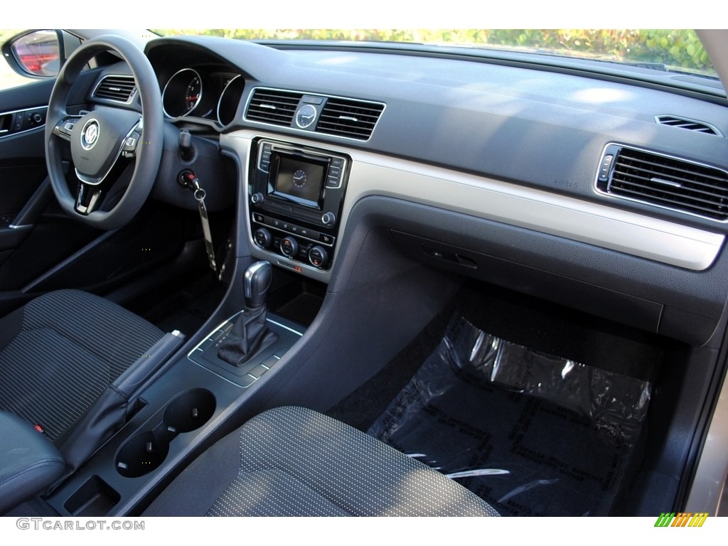 2016 Passat S Sedan - Titanium Beige / Titan Black photo #16