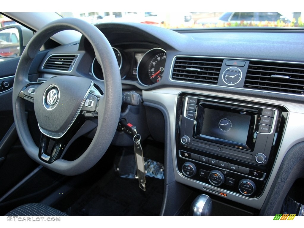2016 Passat S Sedan - Titanium Beige / Titan Black photo #18