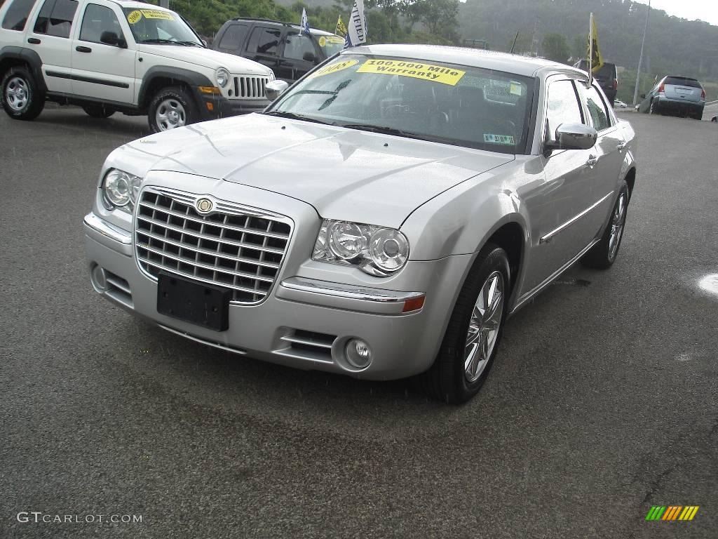 2008 300 C HEMI AWD - Bright Silver Metallic / Dark Slate Gray photo #18