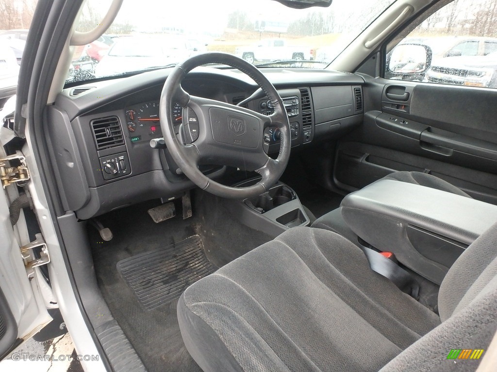 2004 Dakota SLT Club Cab 4x4 - Bright Silver Metallic / Dark Slate Gray photo #18