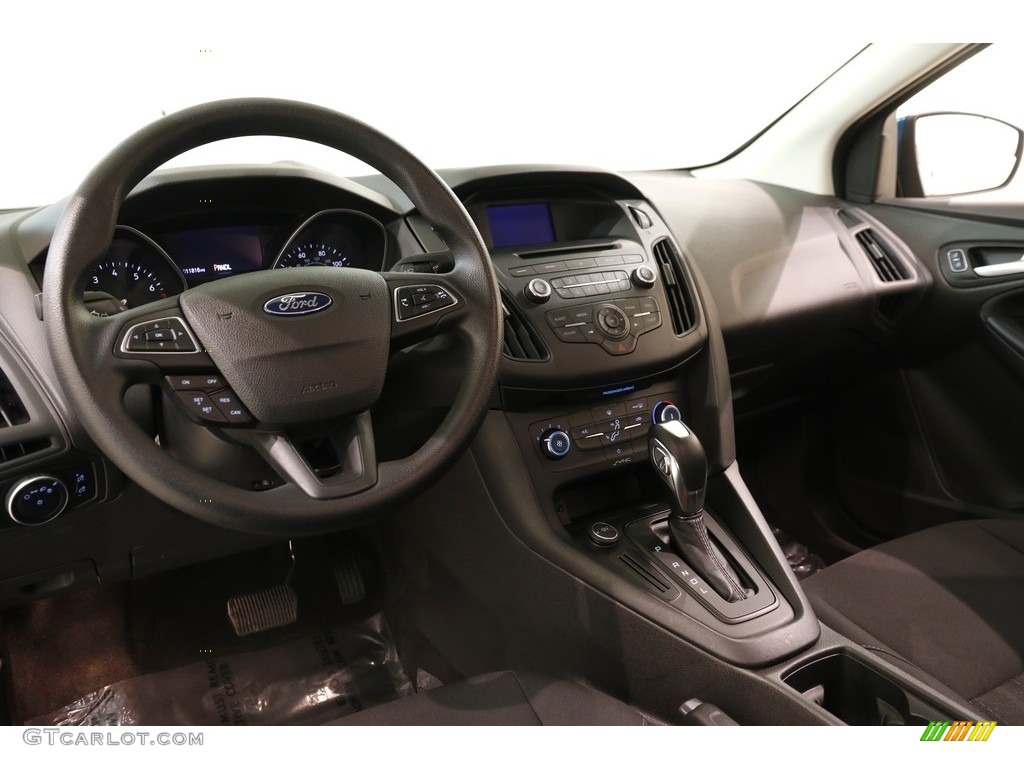2016 Focus SE Sedan - Blue Candy / Charcoal Black photo #6