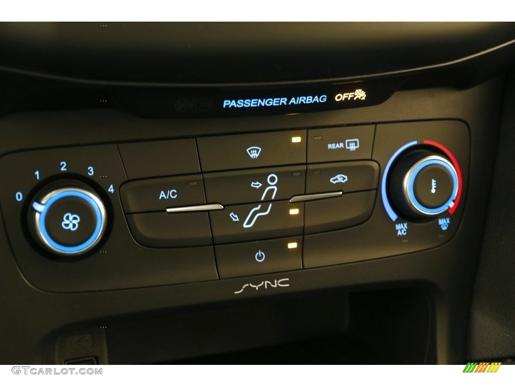 2016 Focus SE Sedan - Blue Candy / Charcoal Black photo #10