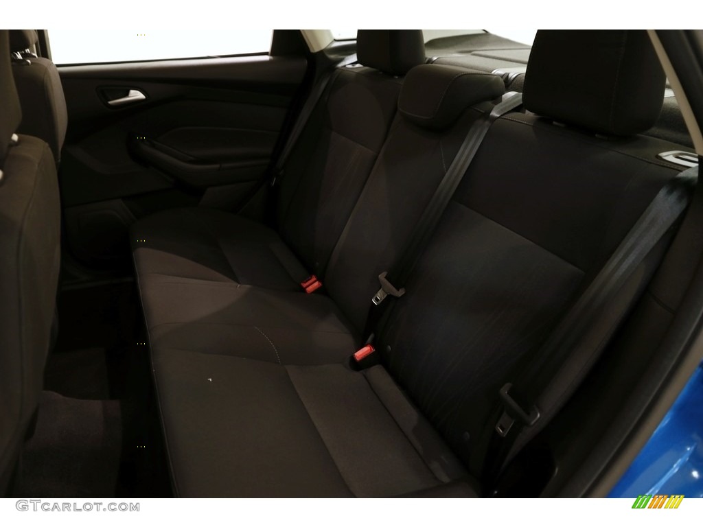 2016 Focus SE Sedan - Blue Candy / Charcoal Black photo #18