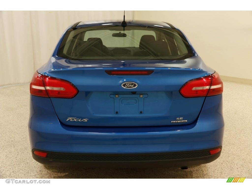 2016 Focus SE Sedan - Blue Candy / Charcoal Black photo #19