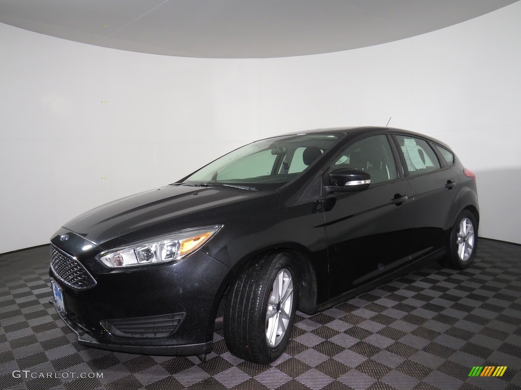 2015 Focus SE Hatchback - Tuxedo Black Metallic / Charcoal Black photo #5