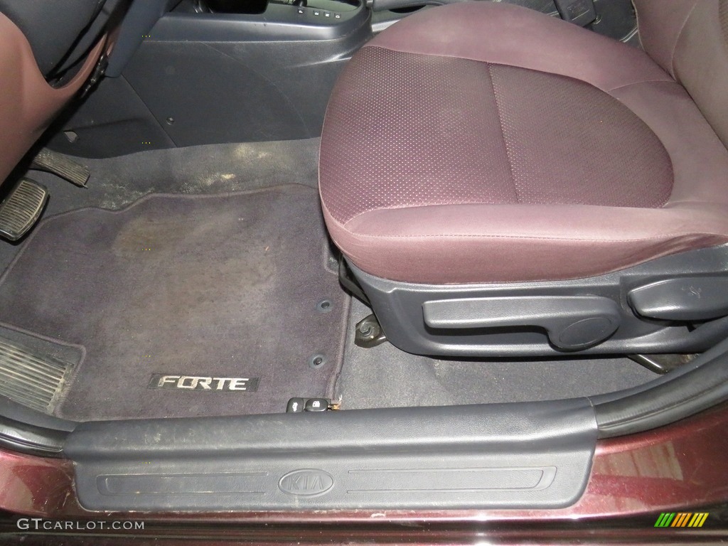 2010 Forte EX - Spicy Red / Coffee photo #31