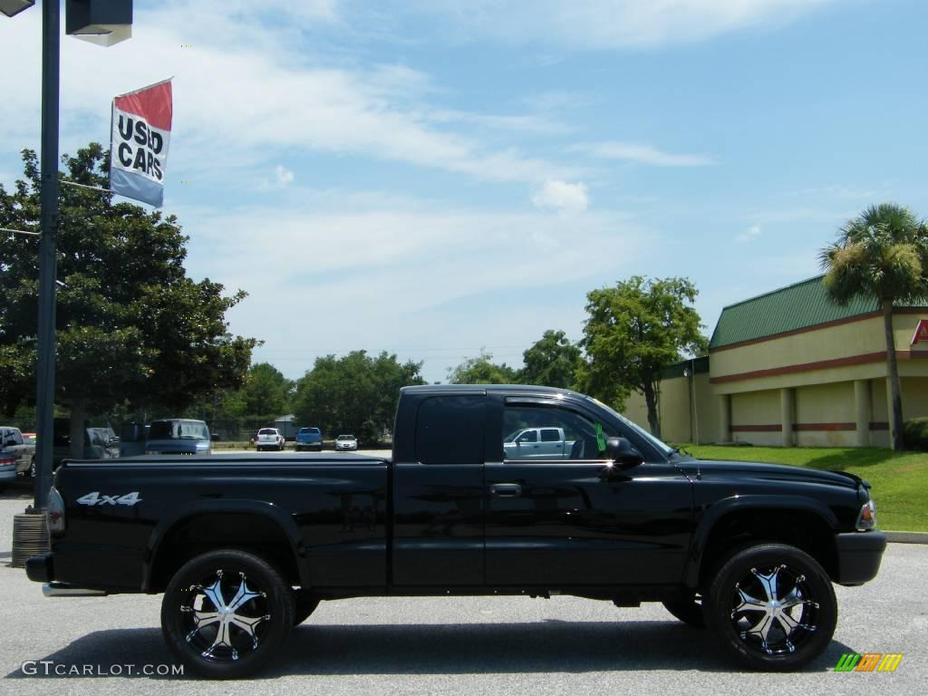 2004 Dakota SXT Club Cab 4x4 - Black / Dark Slate Gray photo #6