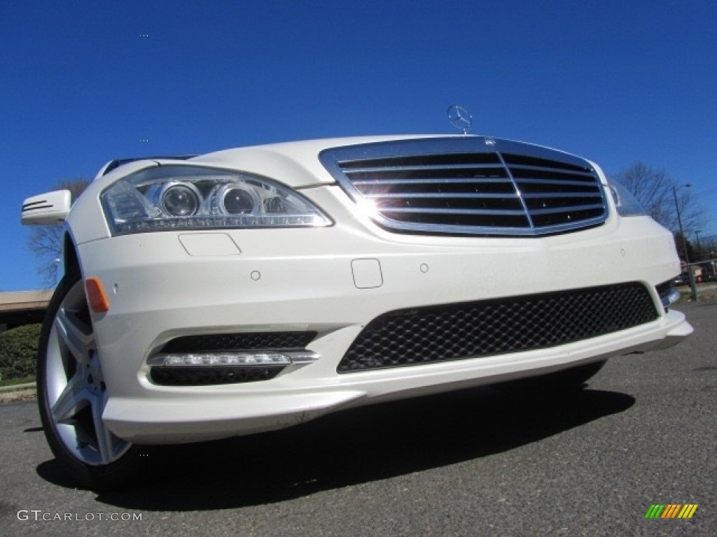 2010 S 550 Sedan - Diamond White Metallic / Cashmere/Savanna photo #1