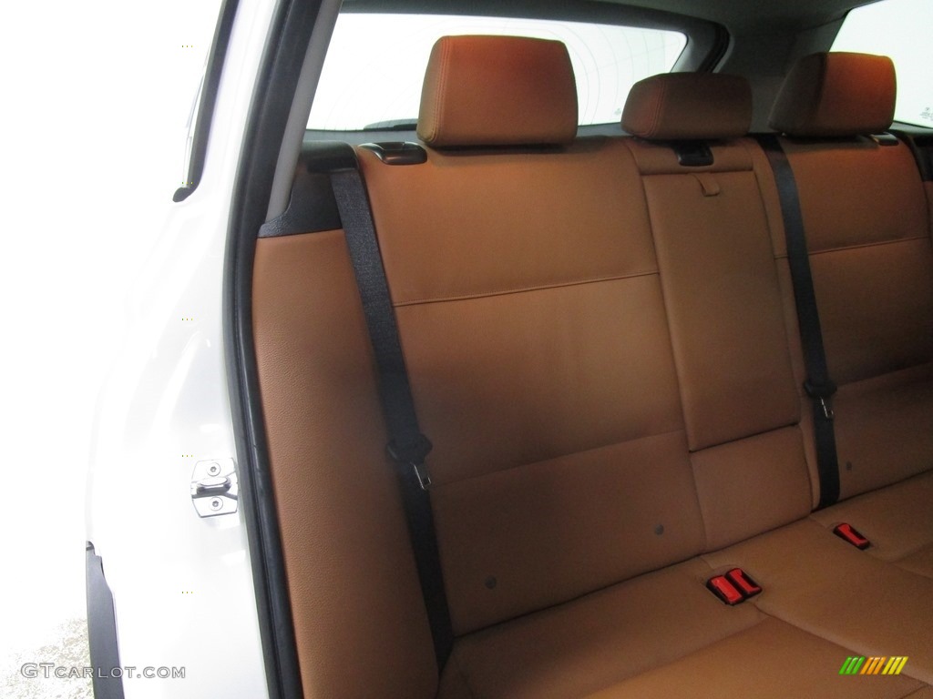 2016 X3 xDrive28i - Mineral White Metallic / Saddle Brown photo #16