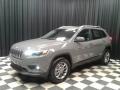 Sting-Gray - Cherokee Latitude Plus 4x4 Photo No. 2