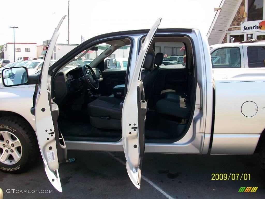 2004 Ram 1500 SLT Quad Cab - Bright Silver Metallic / Dark Slate Gray photo #6