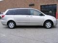 2004 Silver Shadow Pearl Toyota Sienna LE  photo #2