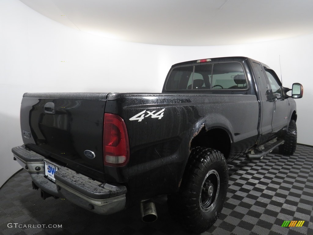 2003 F250 Super Duty Lariat SuperCab 4x4 - Black / Black photo #7