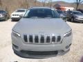 Sting-Gray - Cherokee Latitude Plus 4x4 Photo No. 8