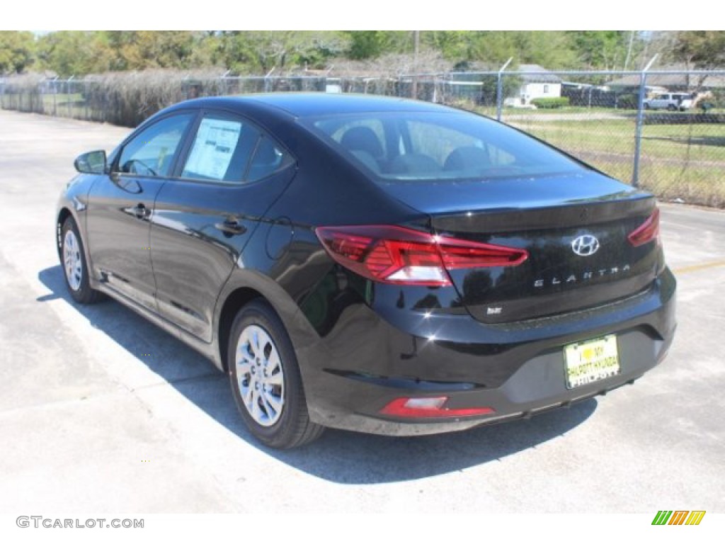 2019 Elantra SE - Phantom Black / Black photo #6
