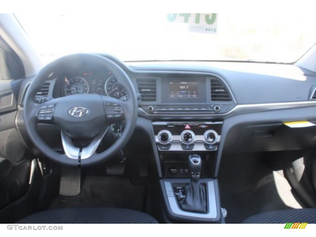 2019 Elantra SE - Phantom Black / Black photo #18